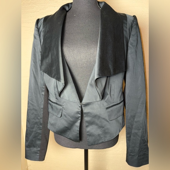 BCBGMAXAZRIA Black Satin Lapel Blazer Cropped Open Front Jacket- Large - Picture 4 of 11
